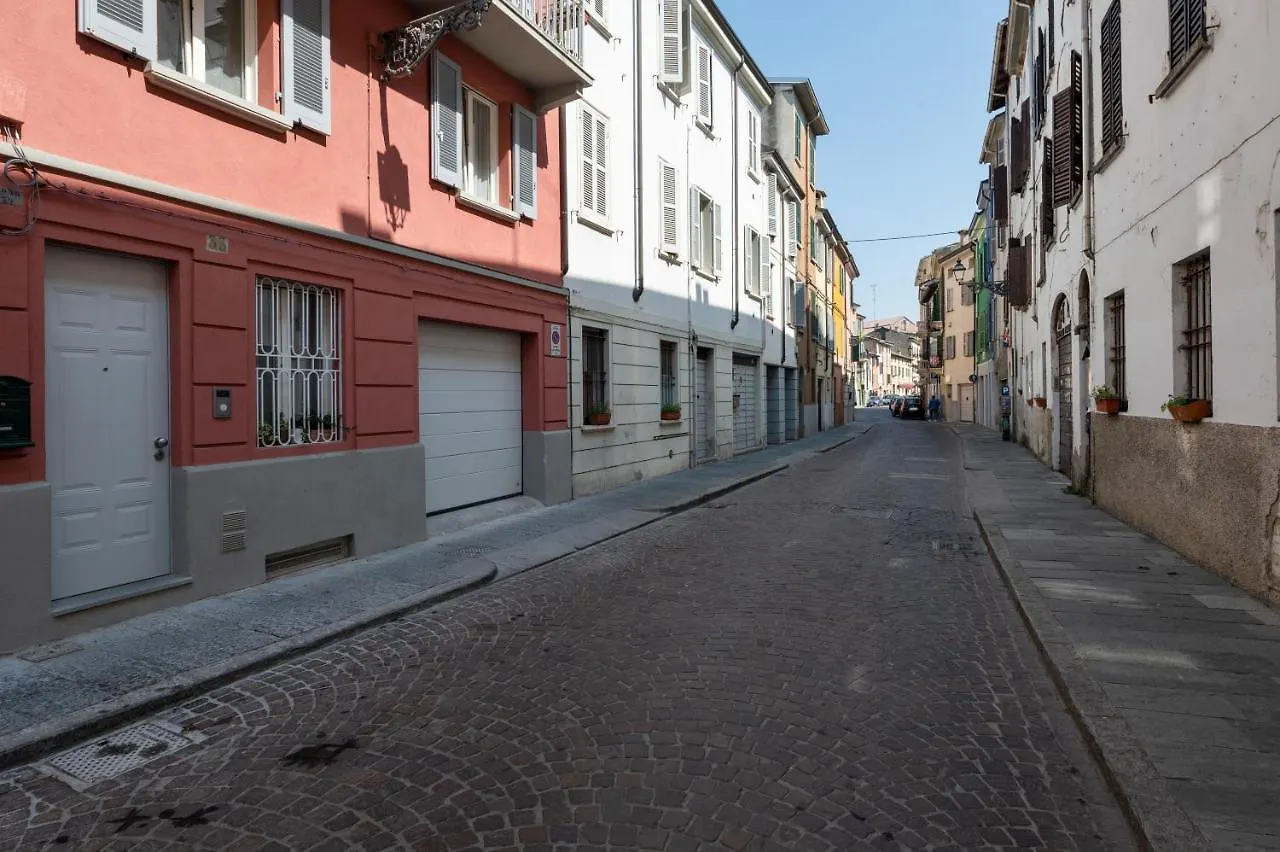 Oltretorrente Ampio Appartamento Con Balconi Parma Apartment